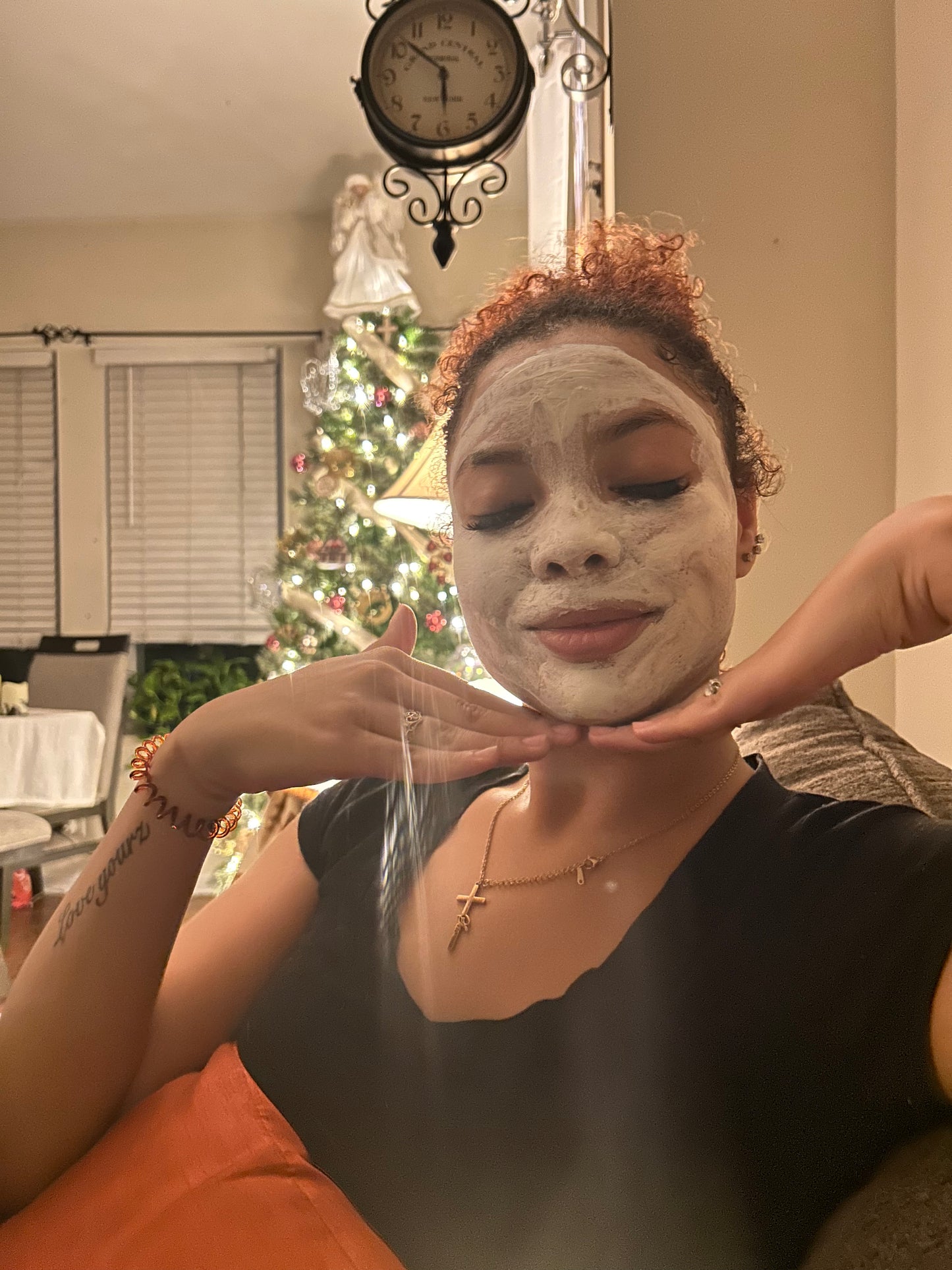 Hadassah Retinol & Hyaluronic Face Mask – Vegan Kaolin Clay Mask for Hydration, Radiance & Smooth-Looking Skin